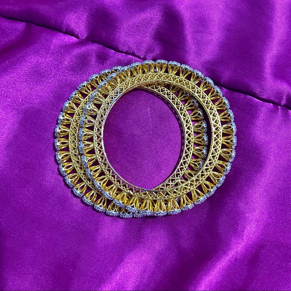 Cubic zirconia bangles with gold plating. - Picture 7 of 8